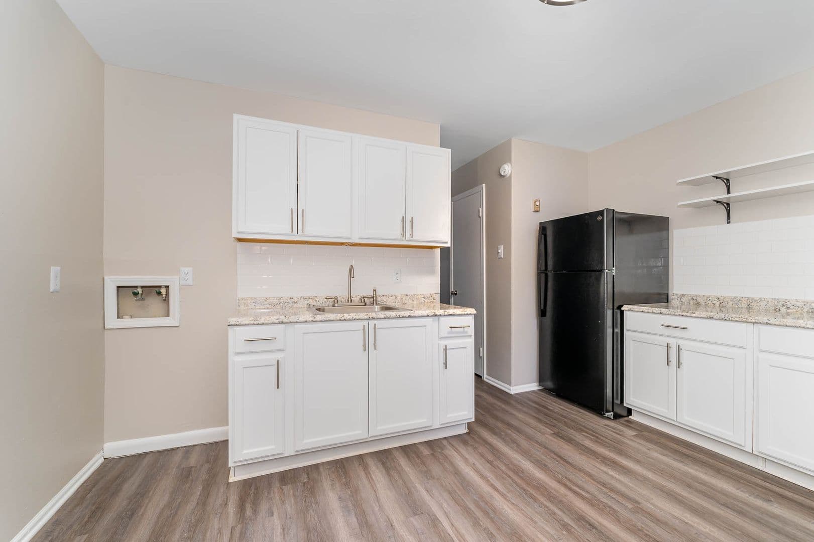 Greensboro Apartment: 3902 Overland Heights