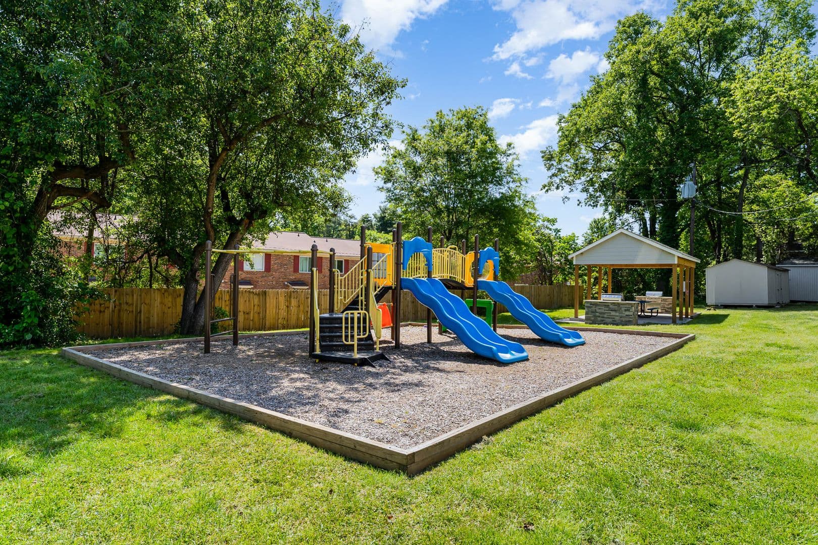 Greensboro Apartment: 3902 Overland Heights
