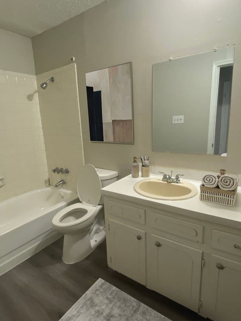 Fort Smith Apartment: 905 Raleigh St