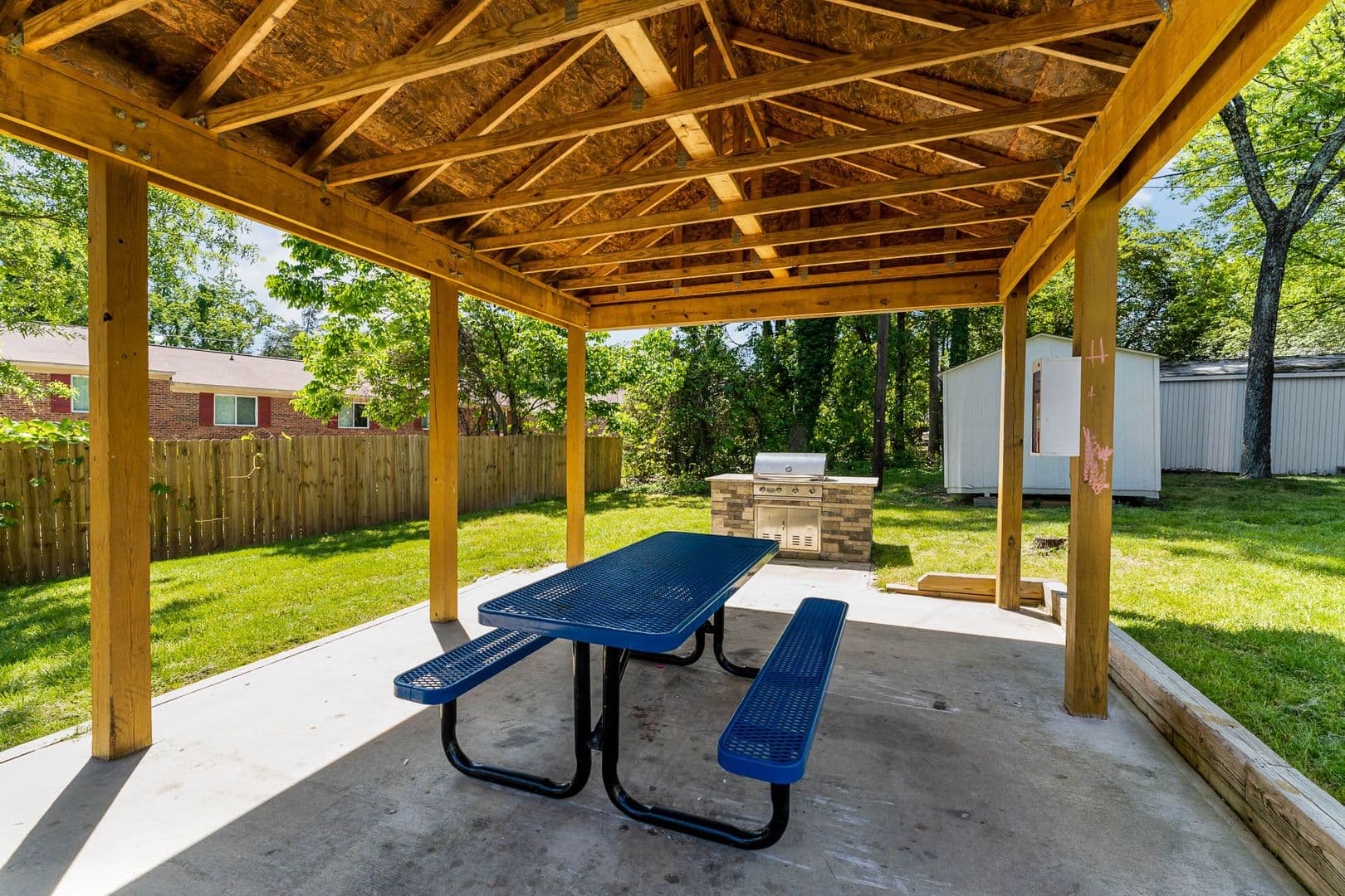 Greensboro Apartment: 3902 Overland Heights