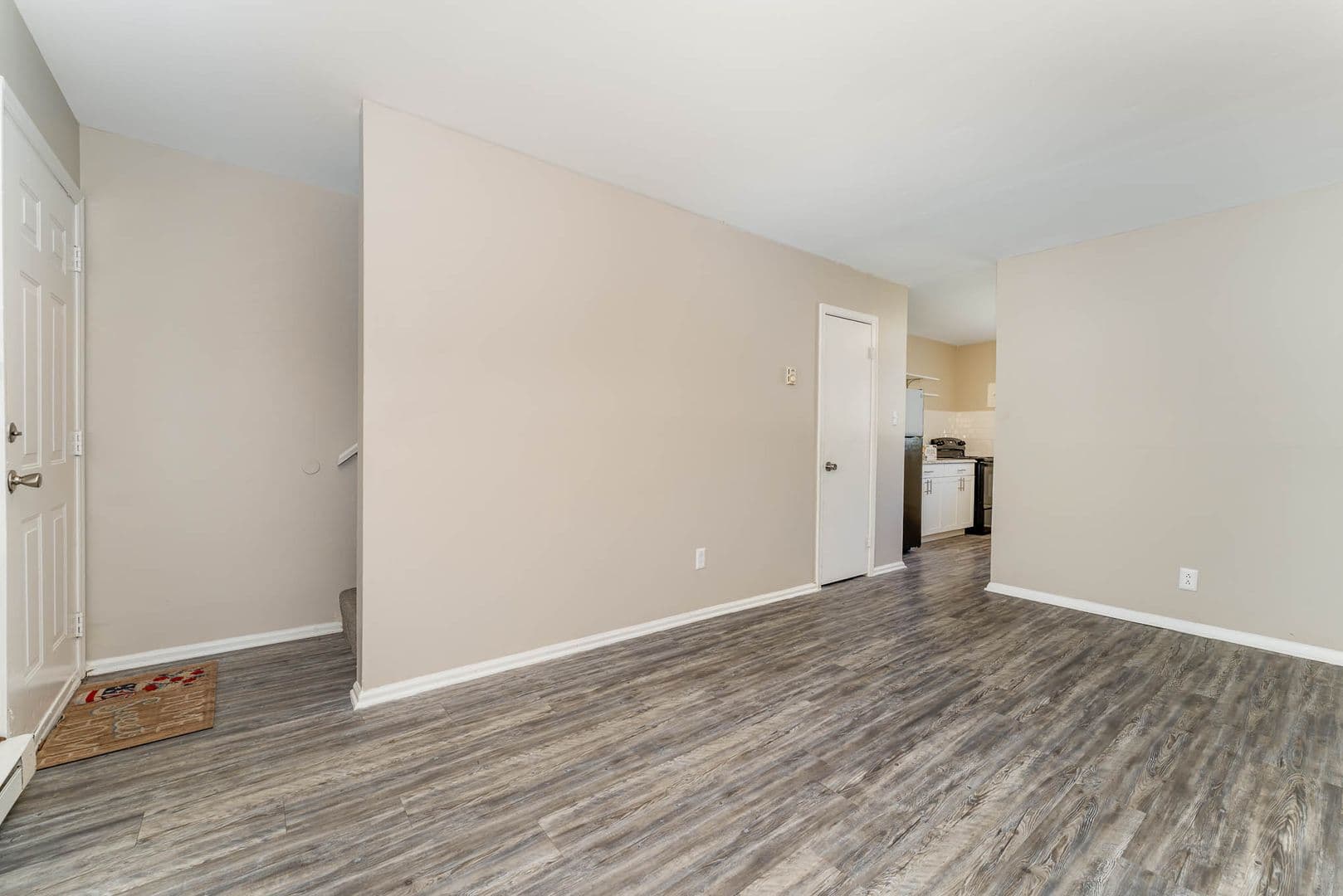 Greensboro Apartment: 3902 Overland Heights