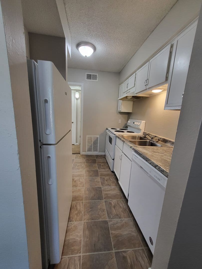 Fort Smith Apartment: 5801 Kinkead Ave