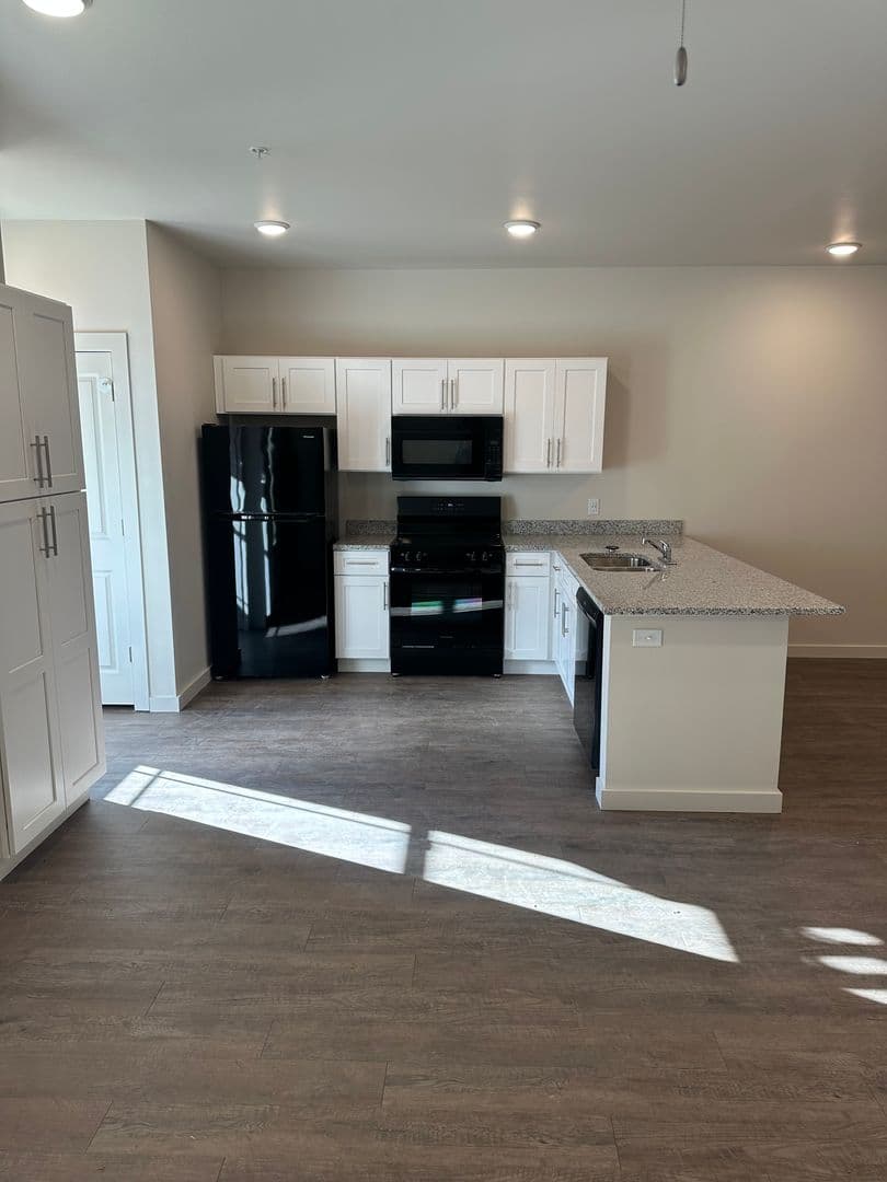 Barling Apartment: 1800 Frontier Rd
