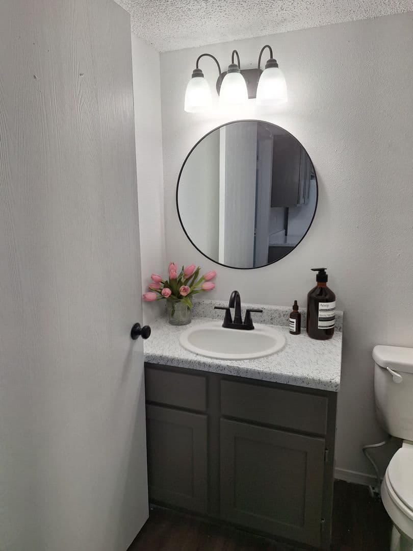 Springfield Apartment: 3020 W Farm Rd 164