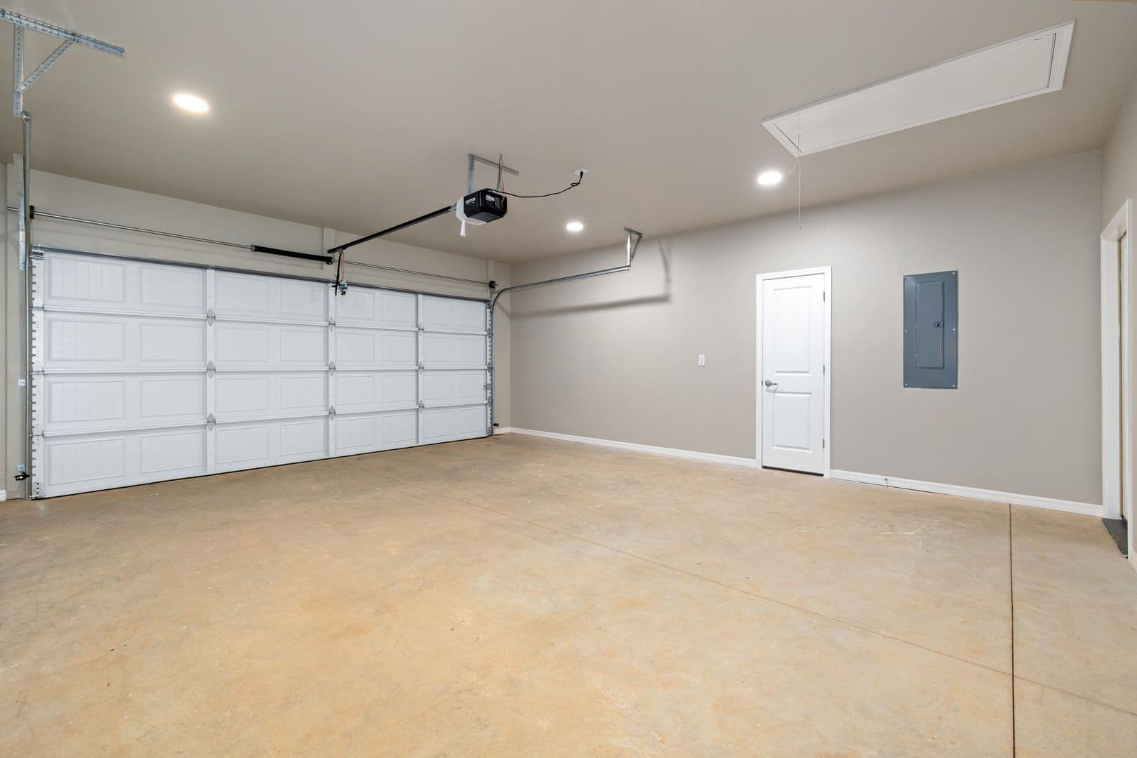 Tontitown Apartment: 693 Morsani Pl