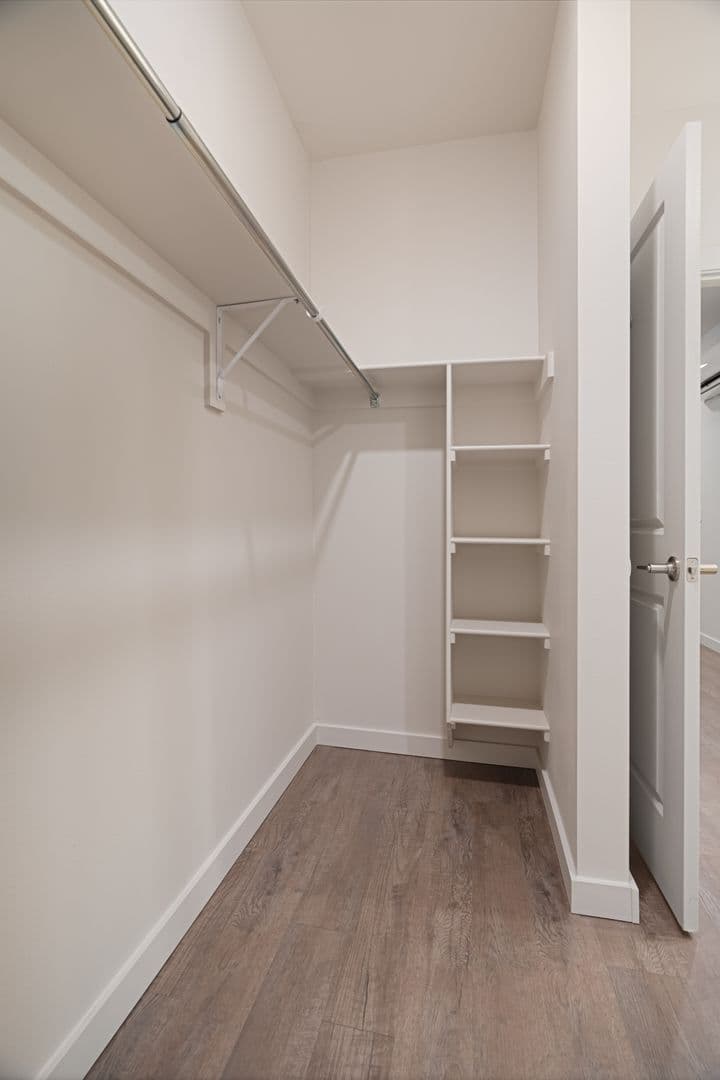 Barling Apartment: 1800 Frontier Rd