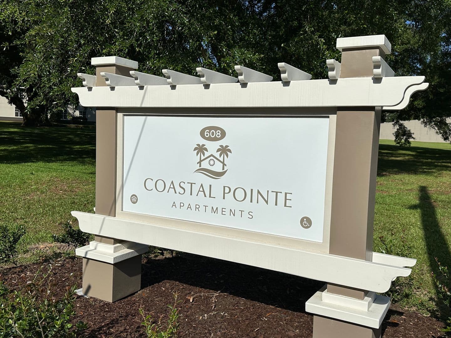 Mobile Apartment: 608 Azalea Rd