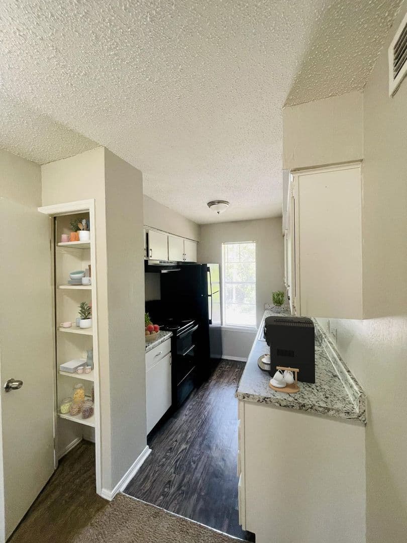 Fort Smith Apartment: 5900 Kinkead Ave