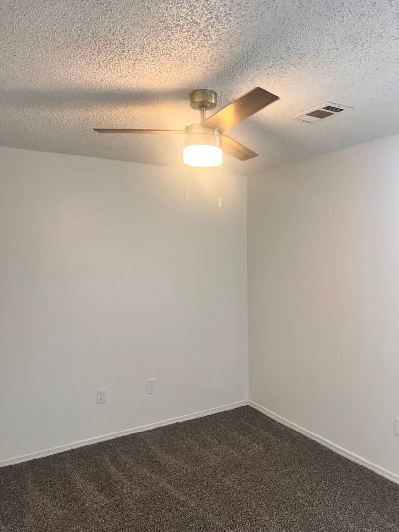Searcy Apartment: 909 Holmes Rd