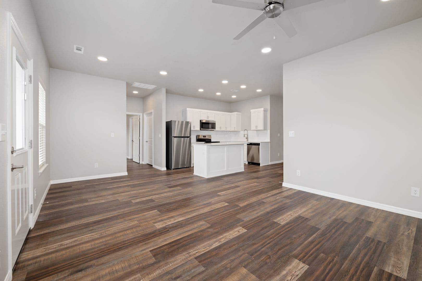Tontitown Apartment: 693 Morsani Pl