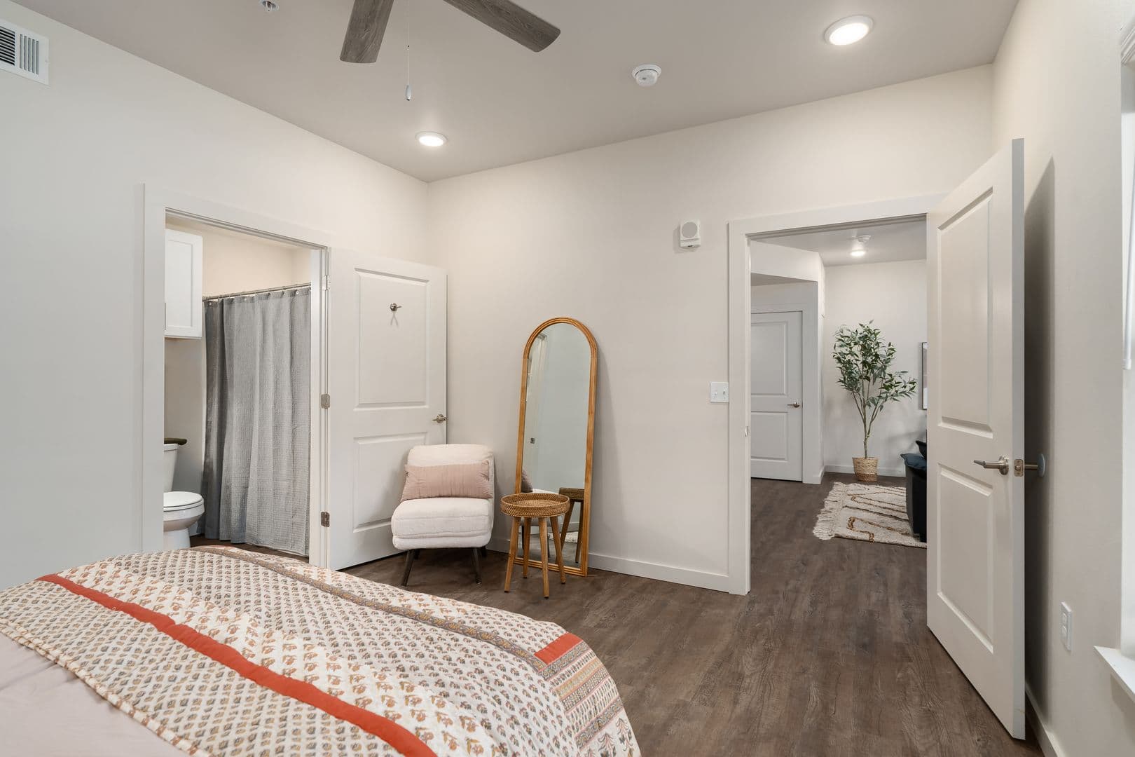 Barling Apartment: 1800 Frontier Rd