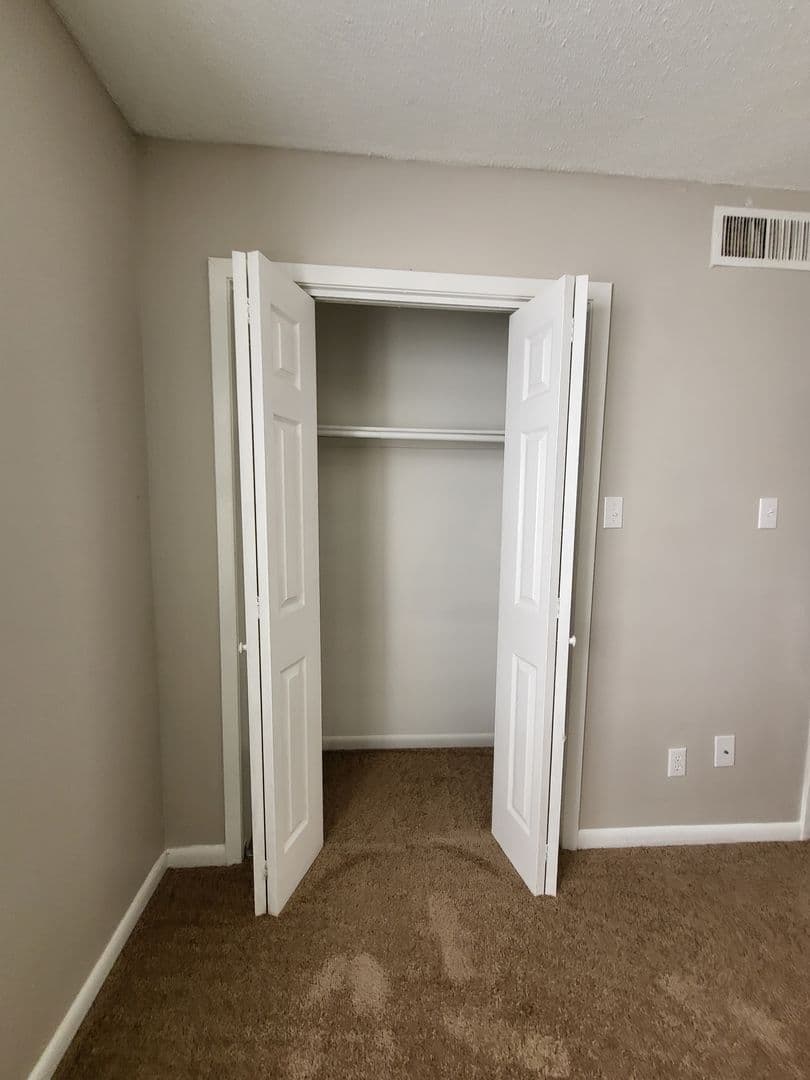 Fort Smith Apartment: 5801 Kinkead Ave