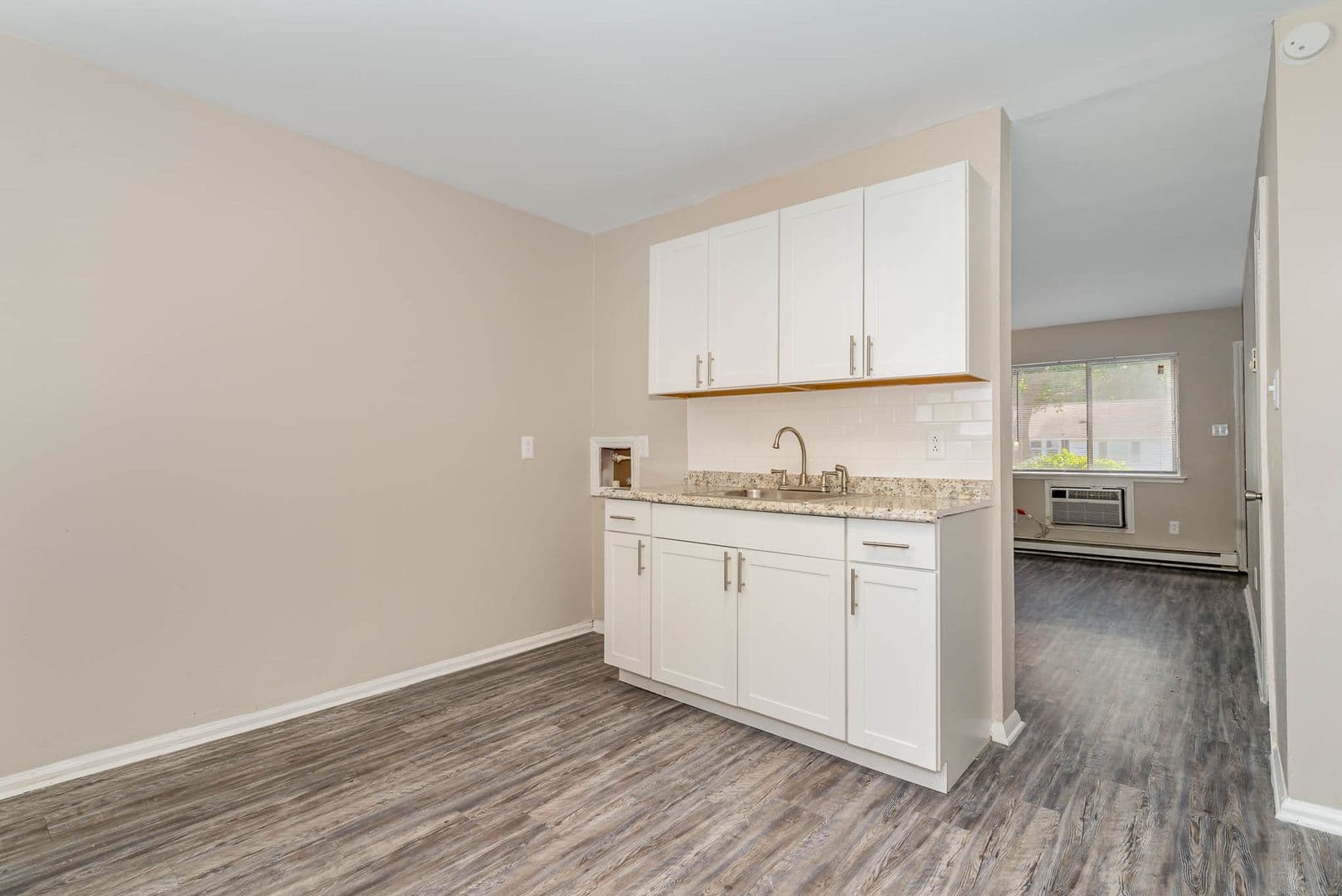 Greensboro Apartment: 3902 Overland Heights