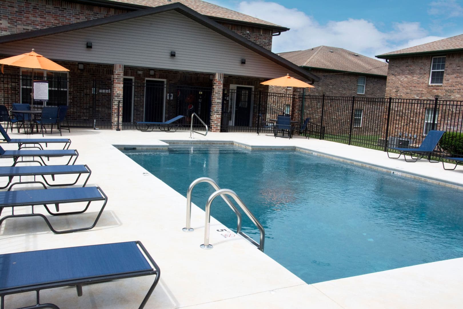 Springfield Apartment: 2655 W Farm Rd 164