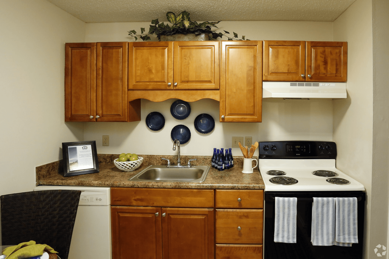 Mobile Apartment: 608 Azalea Rd