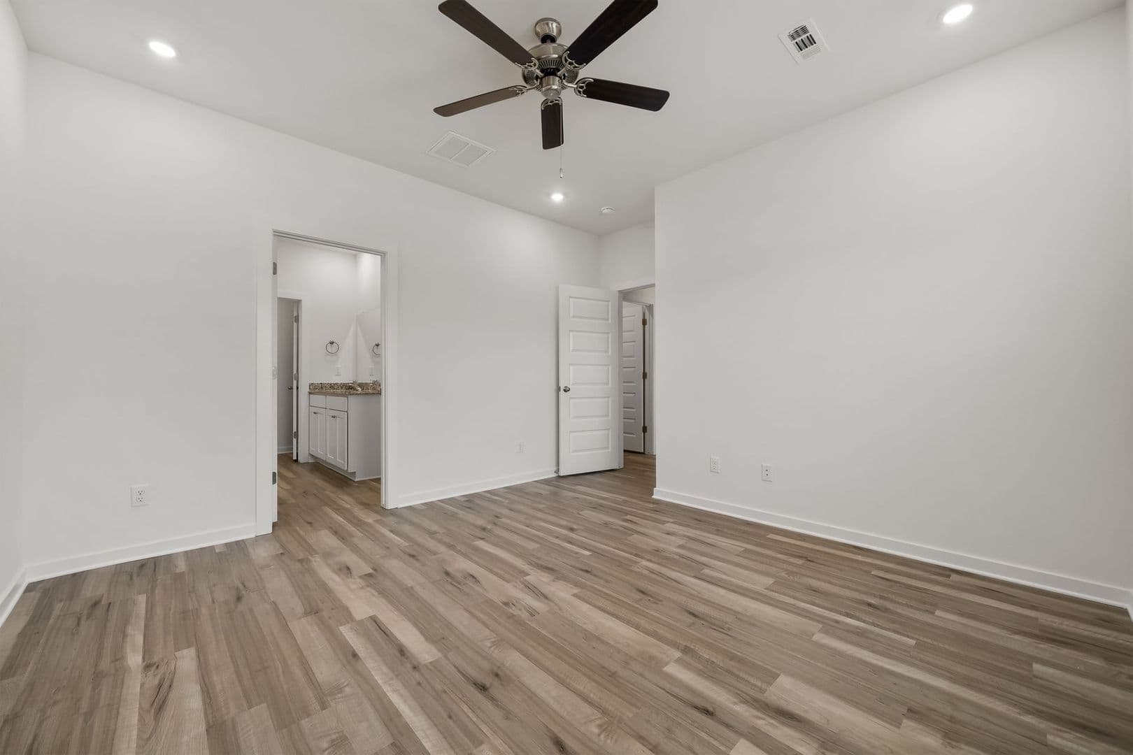 Lowell Townhome: 1544 Bermuda St