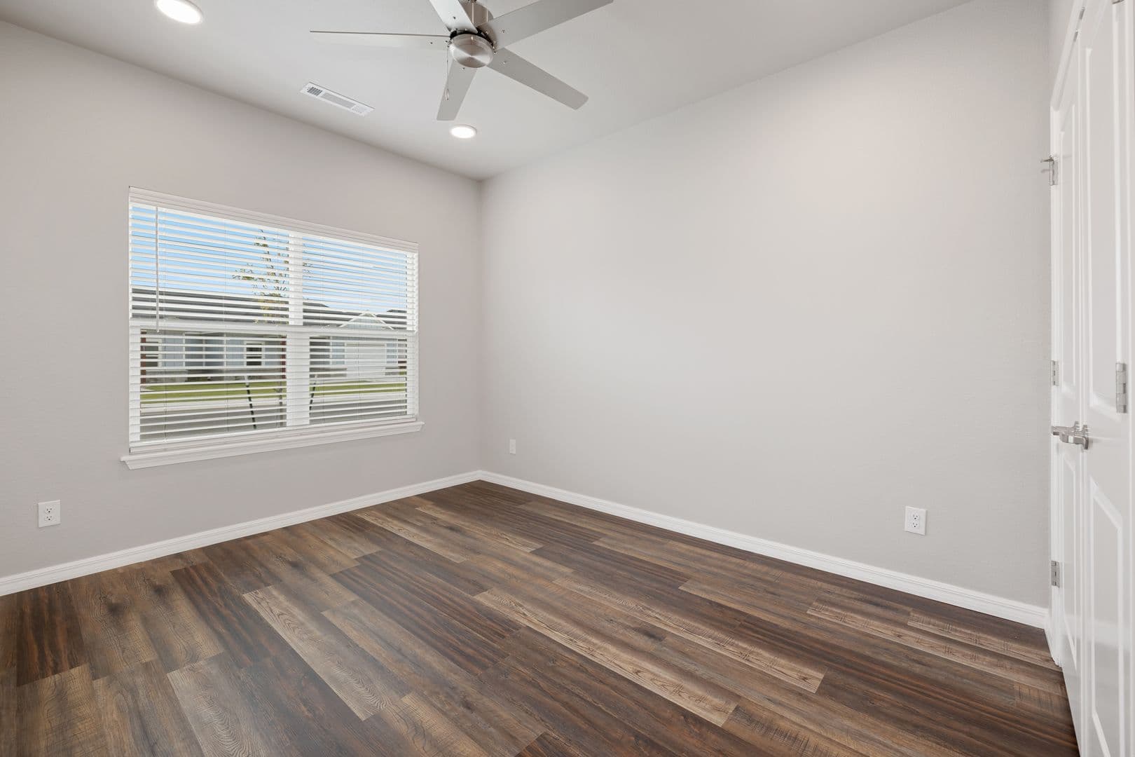 Tontitown Apartment: 693 Morsani Pl
