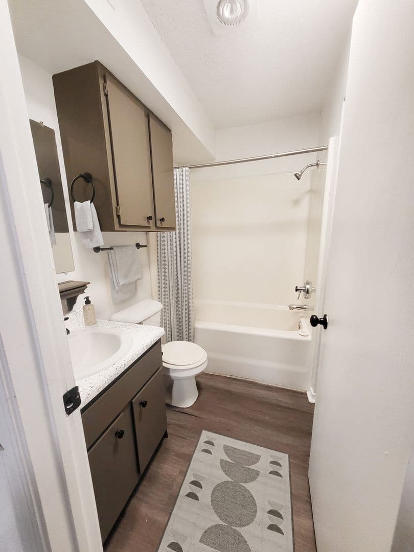 Fort Smith Apartment: 7114 Texas Rd
