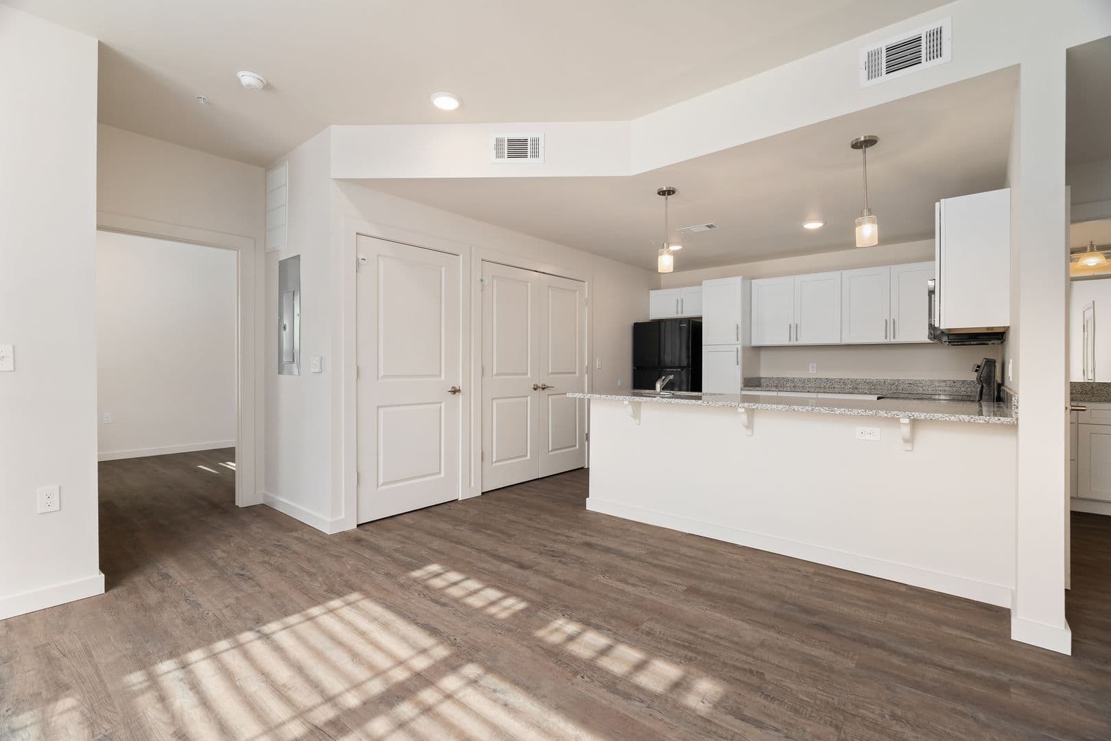 Barling Apartment: 1800 Frontier Rd