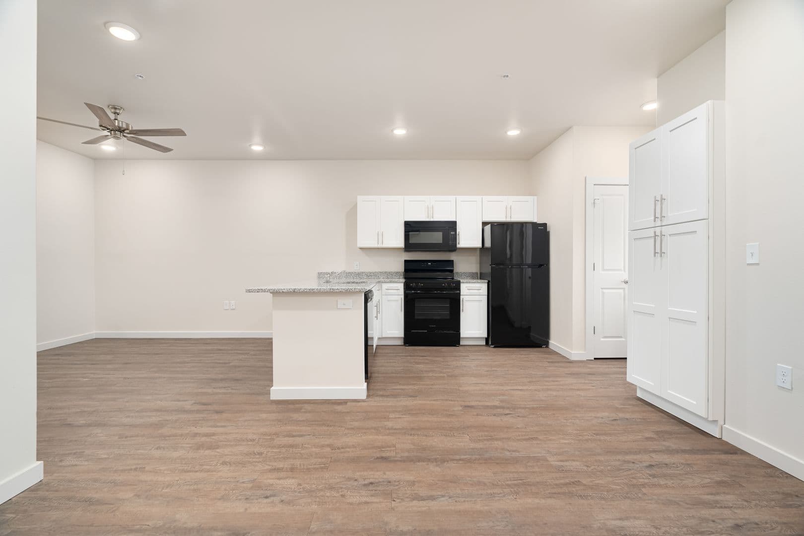 Barling Apartment: 1800 Frontier Rd