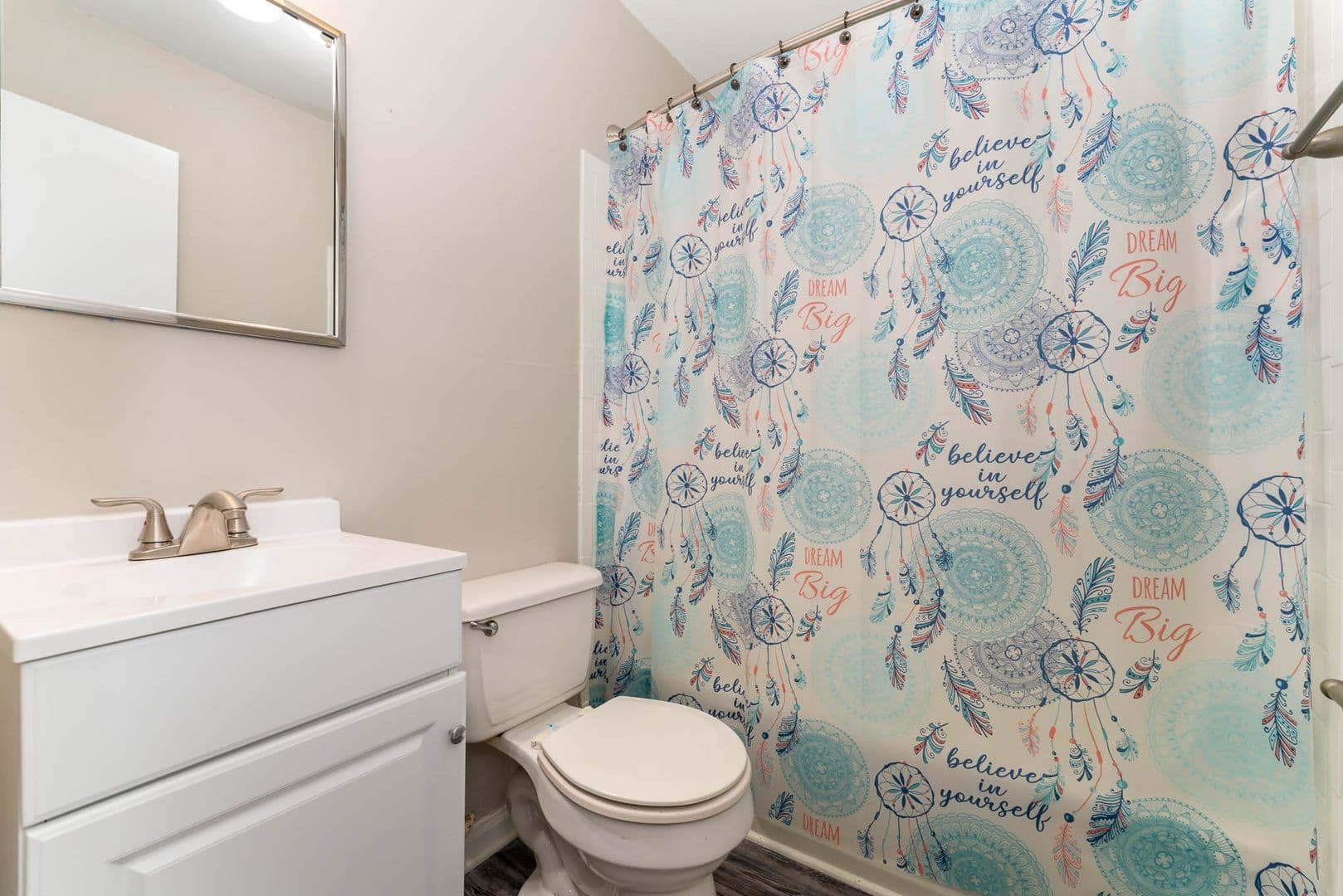 Greensboro Apartment: 3902 Overland Heights
