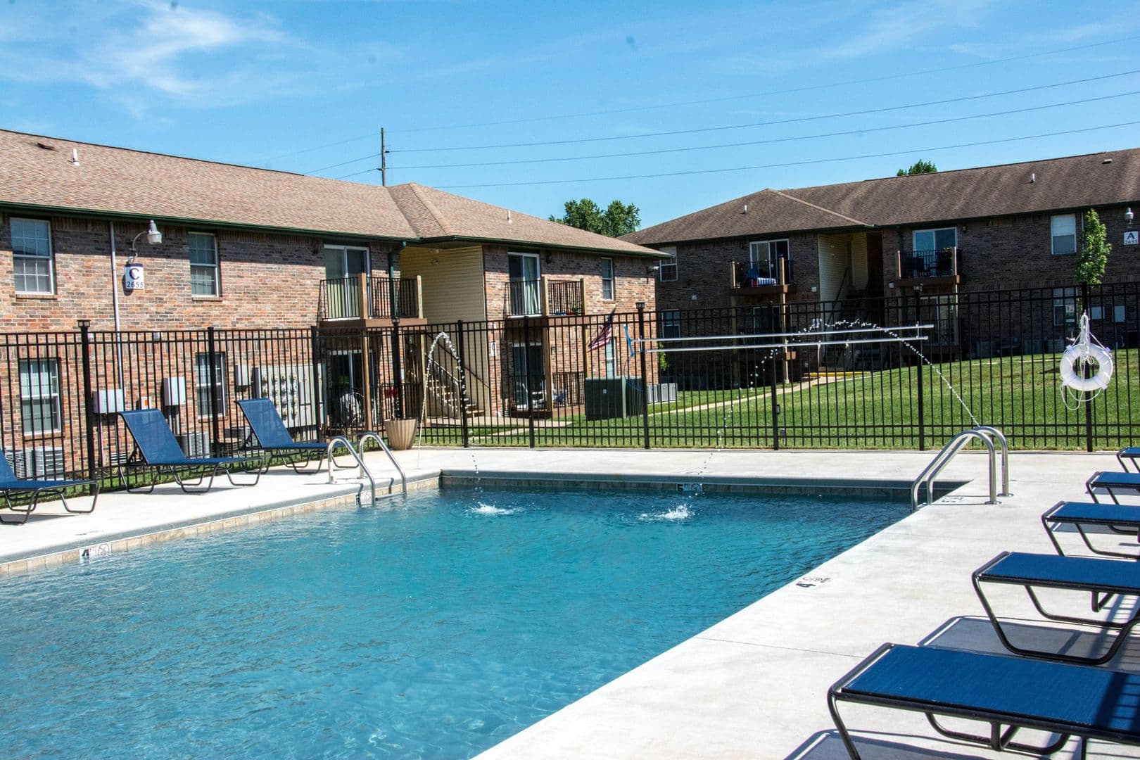 Springfield Apartment: 2655 W Farm Rd 164