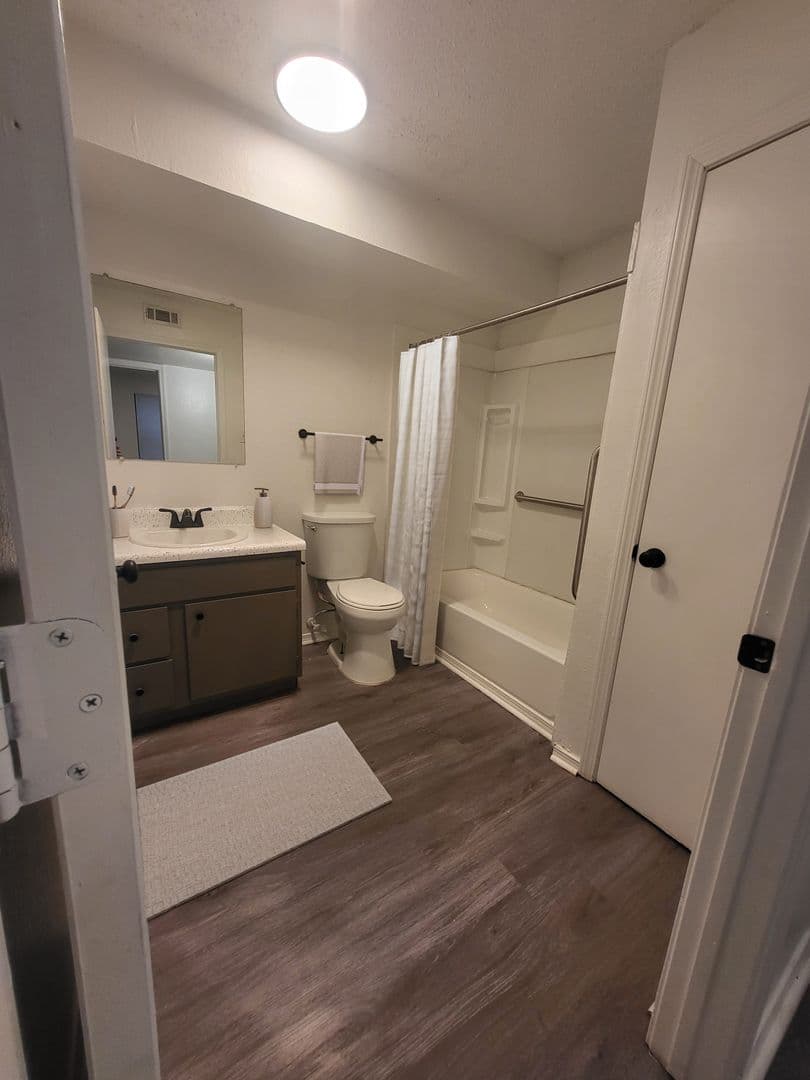 Fort Smith Apartment: 7114 Texas Rd
