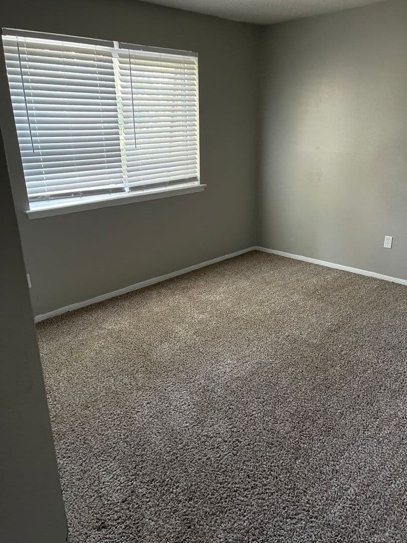 Del City Apartment: 3451 SE 44th St