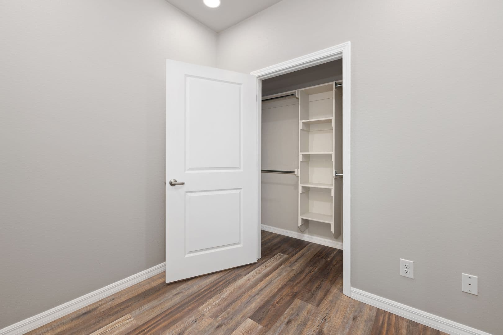 Tontitown Apartment: 693 Morsani Pl