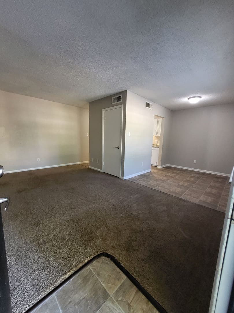 Fort Smith Apartment: 5801 Kinkead Ave