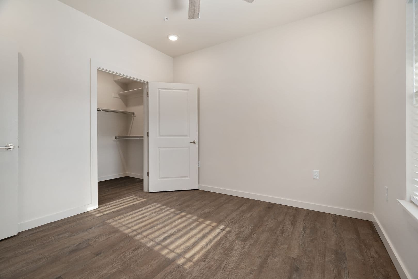 Barling Apartment: 1800 Frontier Rd