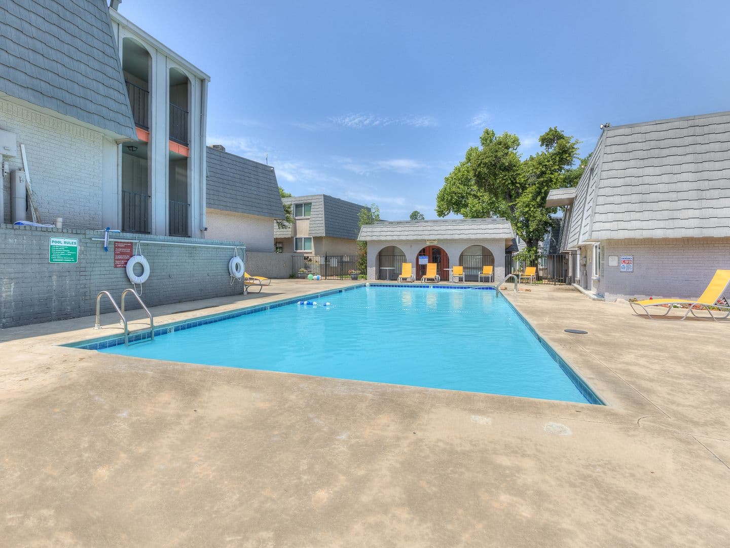 Del City Apartment: 3451 SE 44th St