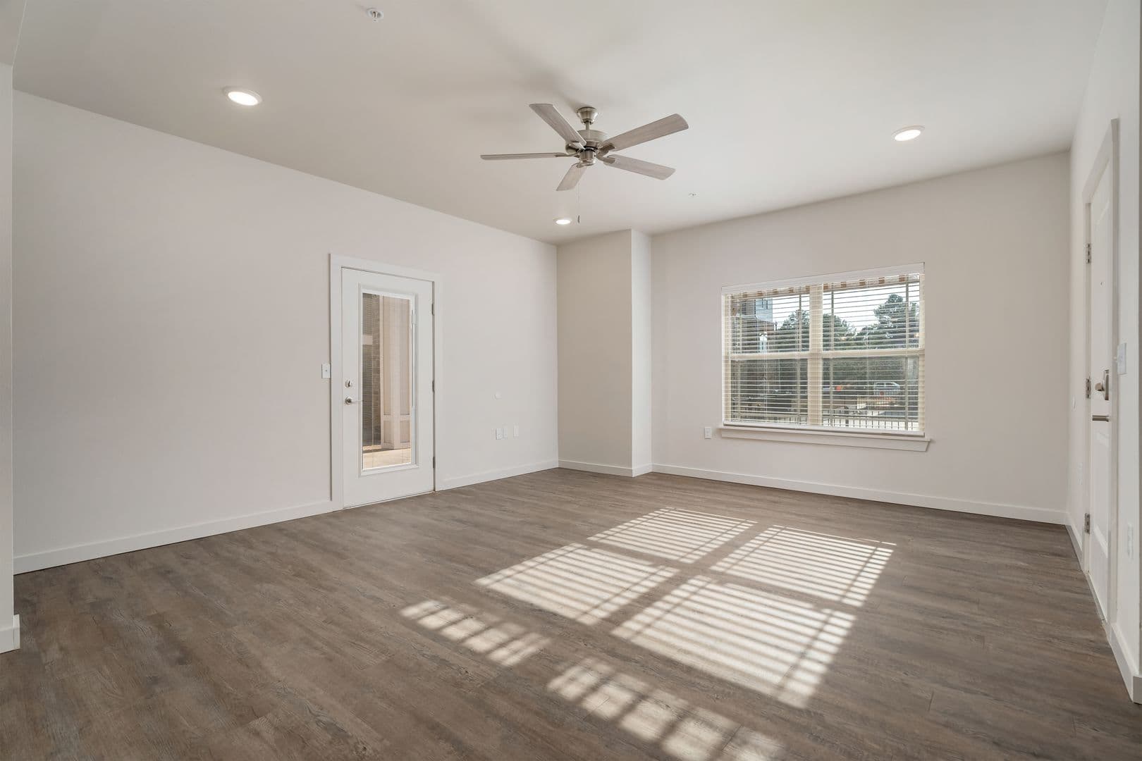 Barling Apartment: 1800 Frontier Rd