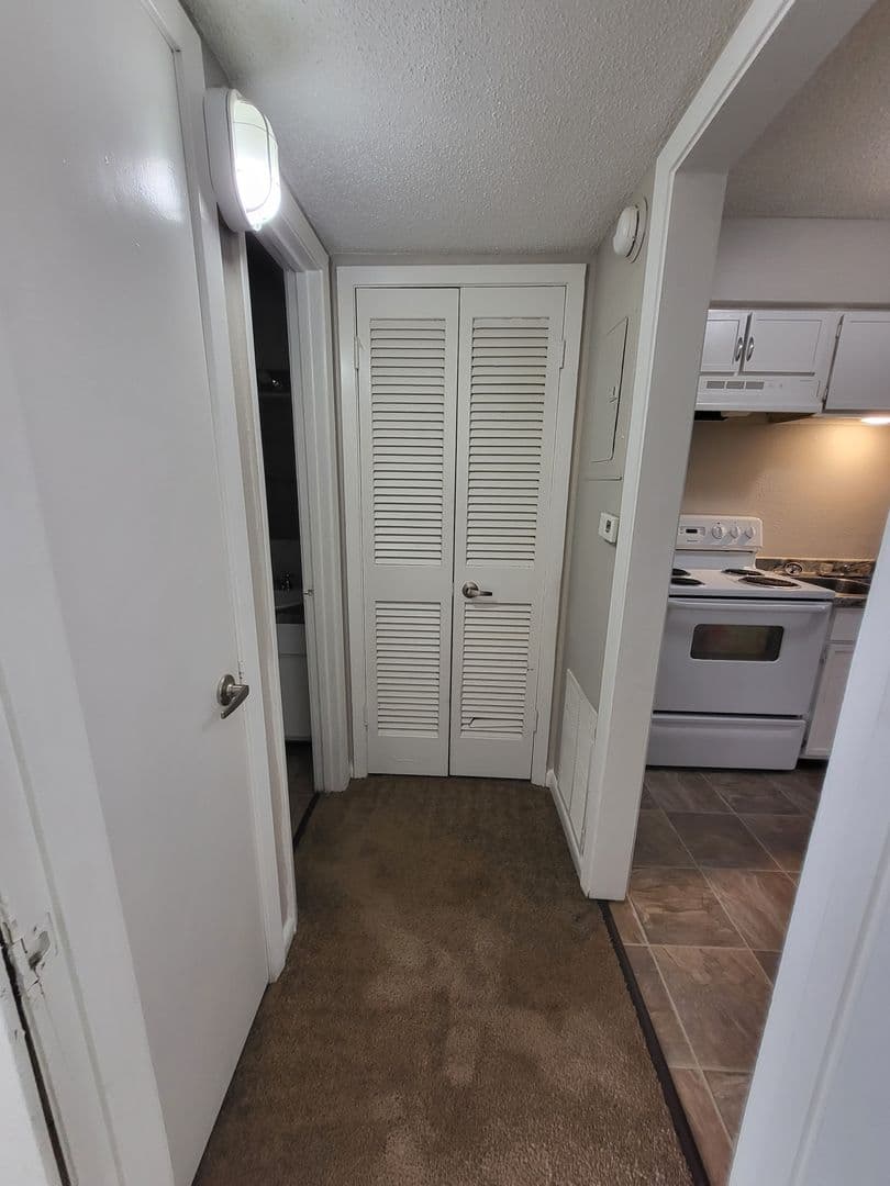 Fort Smith Apartment: 5801 Kinkead Ave