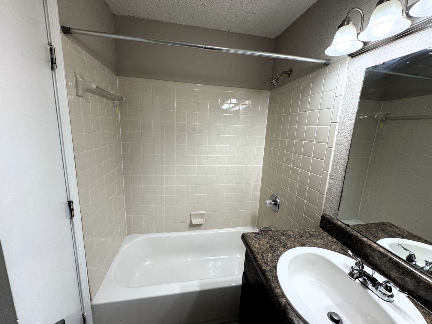 Fort Smith Apartment: 2100 Brooken Hill Dr
