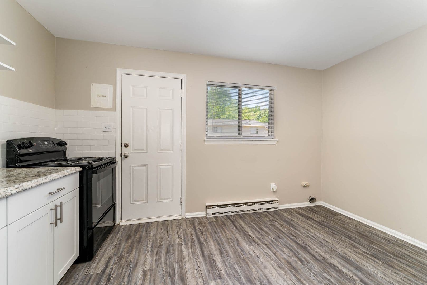 Greensboro Apartment: 3902 Overland Heights