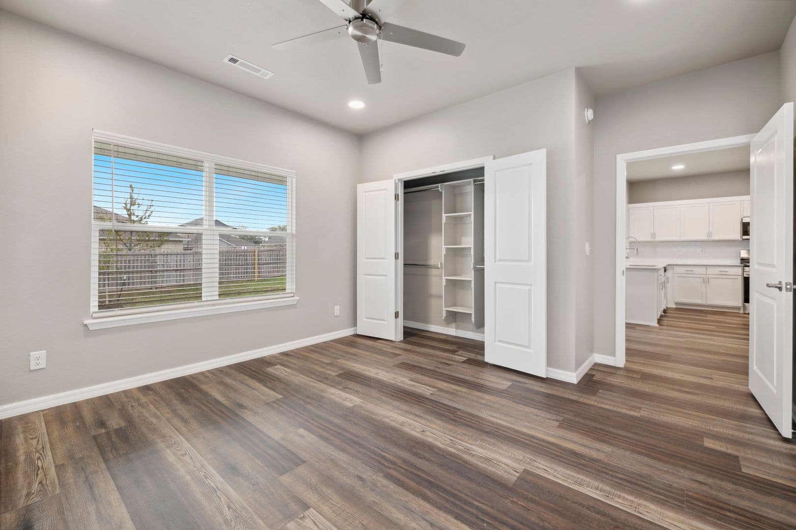 Tontitown Apartment: 693 Morsani Pl