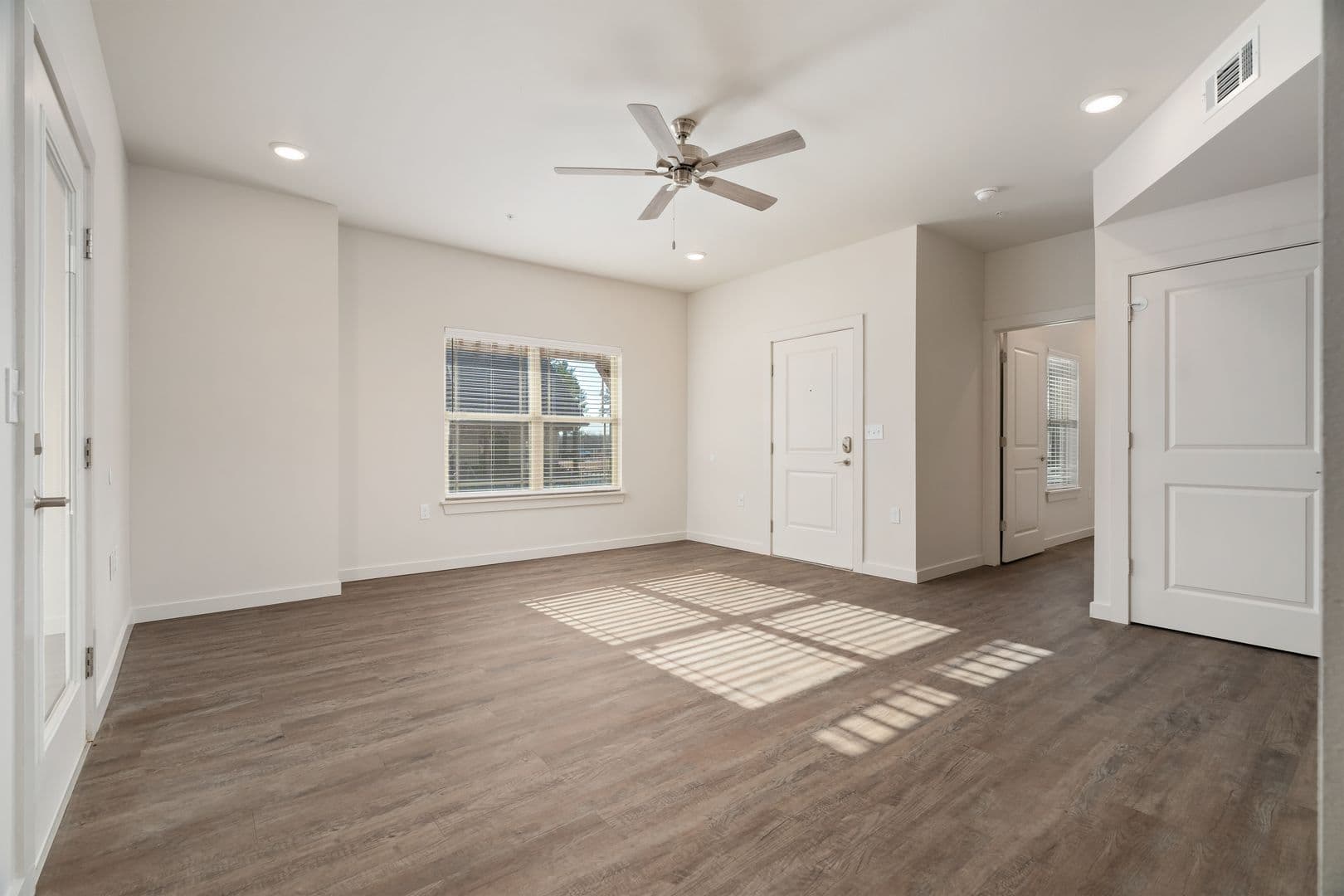 Barling Apartment: 1800 Frontier Rd