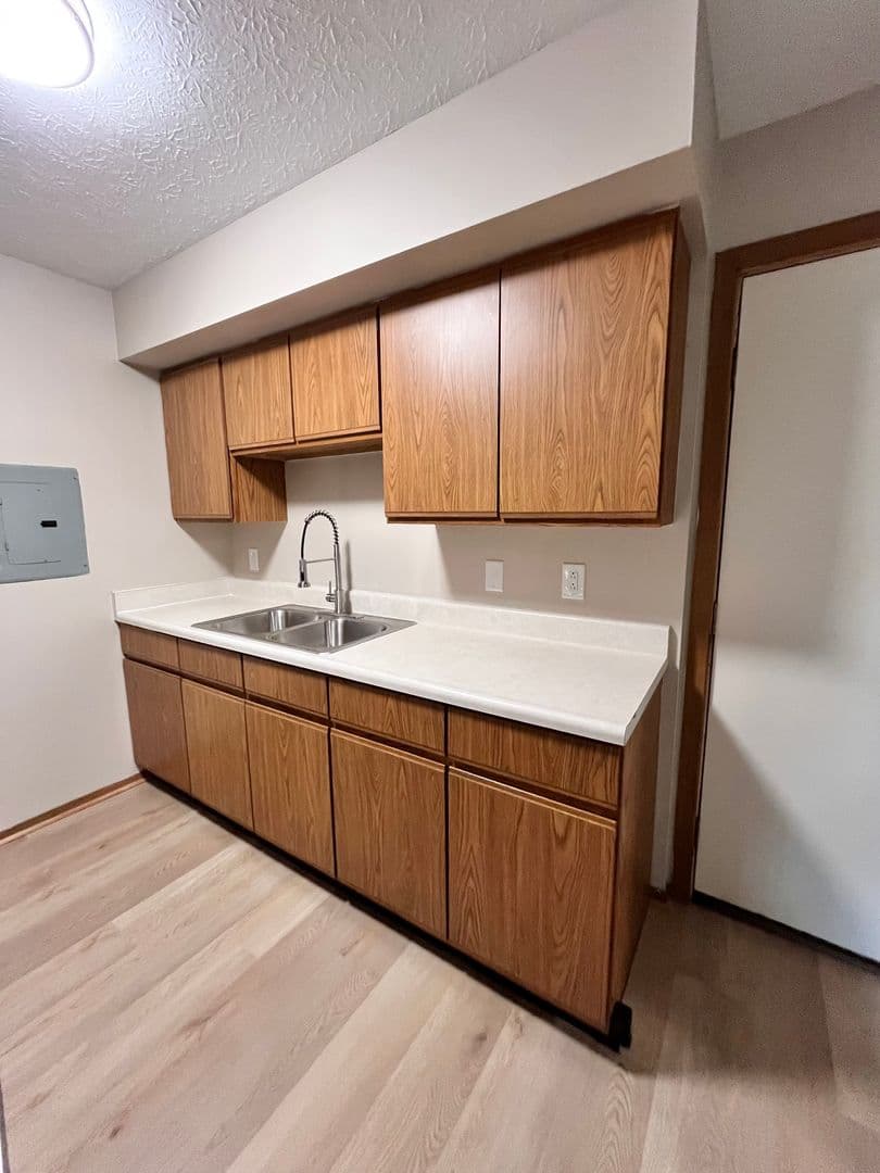 Akron Apartment: 2569 Romig Rd.