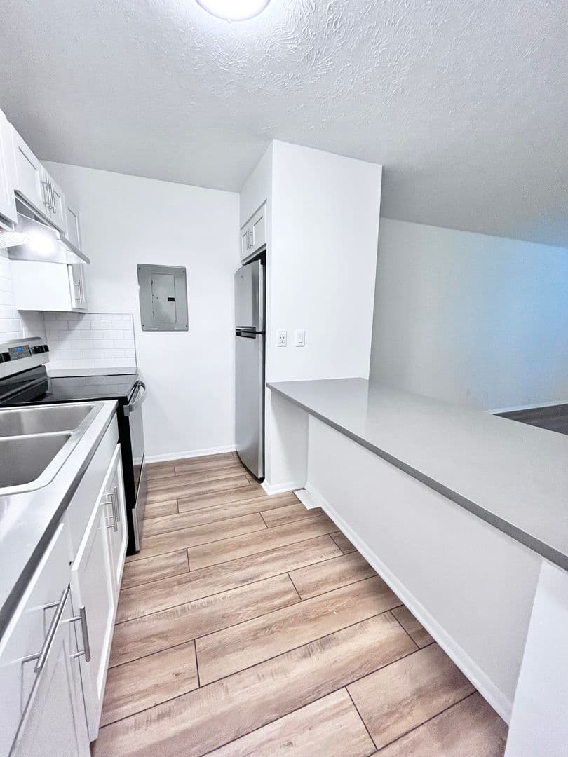 Akron Apartment: 2569 Romig Rd.