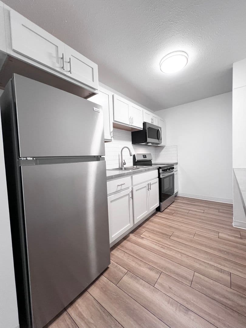 Akron Apartment: 2569 Romig Rd.