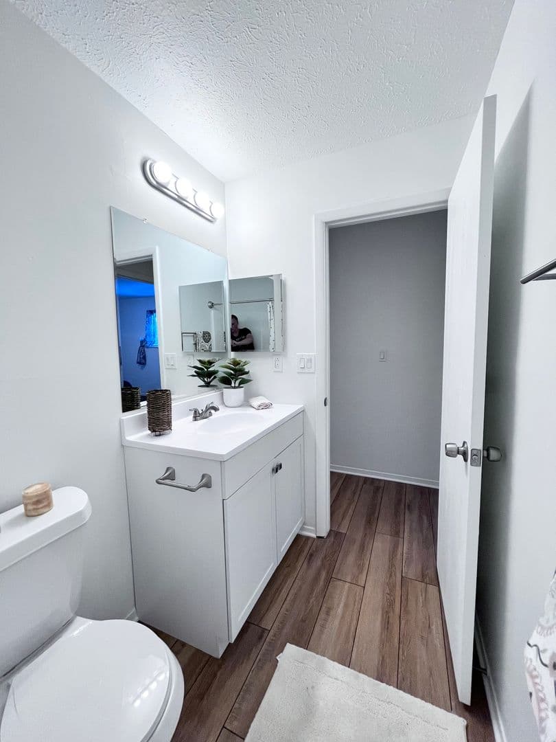 Akron Apartment: 2569 Romig Rd.