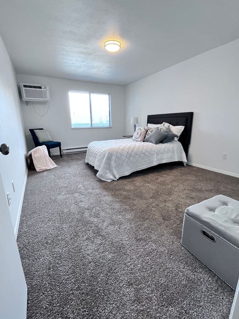 Akron Apartment: 2569 Romig Rd.