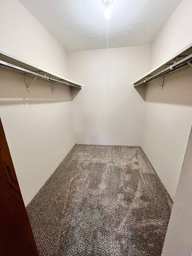 Akron Apartment: 2569 Romig Rd.