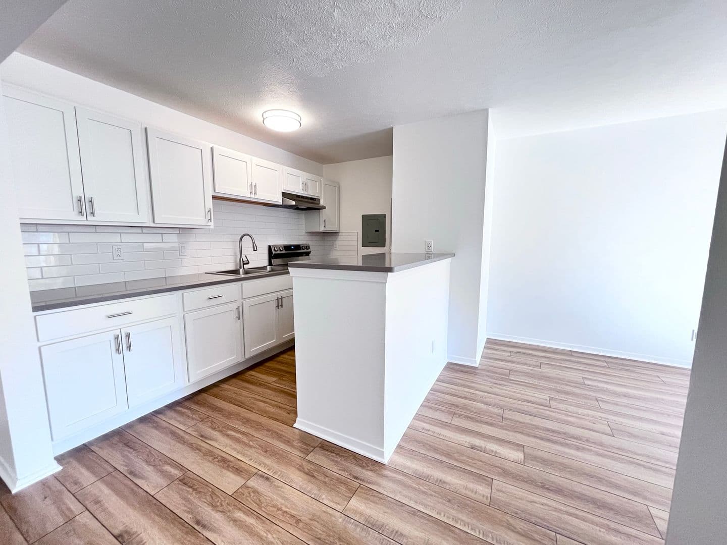 Akron Apartment: 2569 Romig Rd.