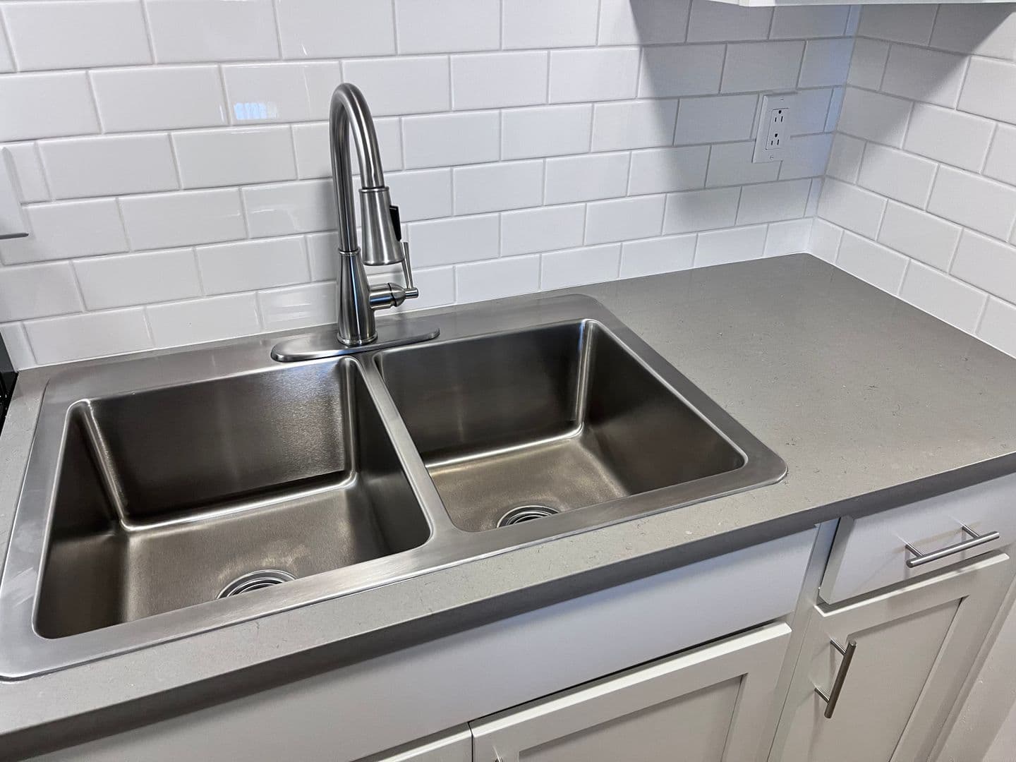 Akron Apartment: 2569 Romig Rd.