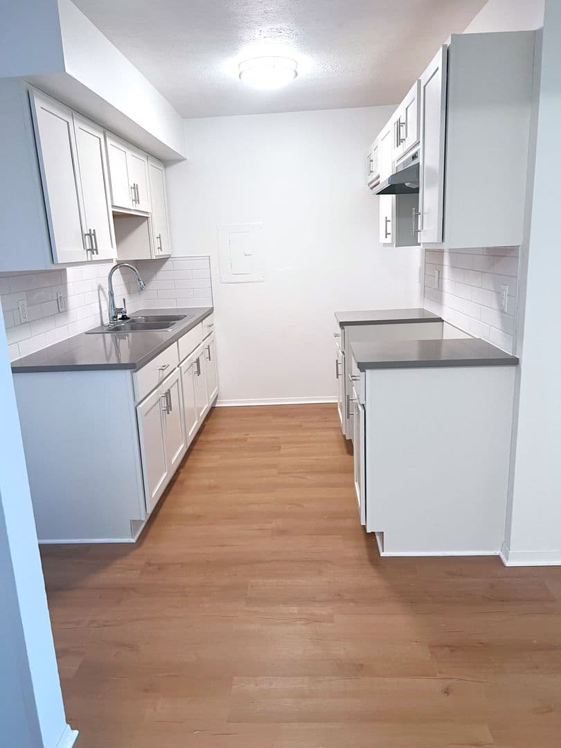 Akron Apartment: 2569 Romig Rd.