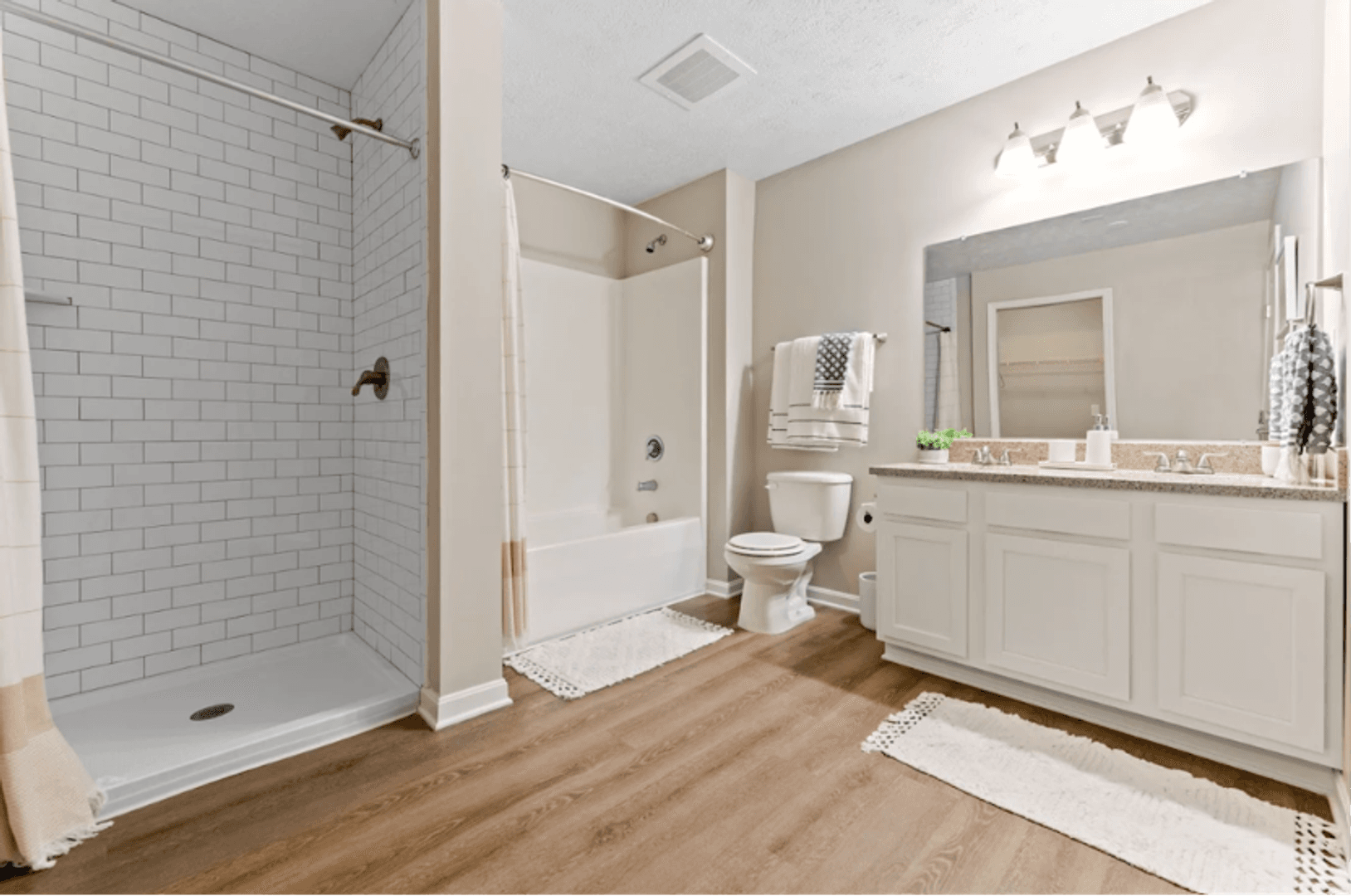 Akron Apartment: 22 E. Exchange St