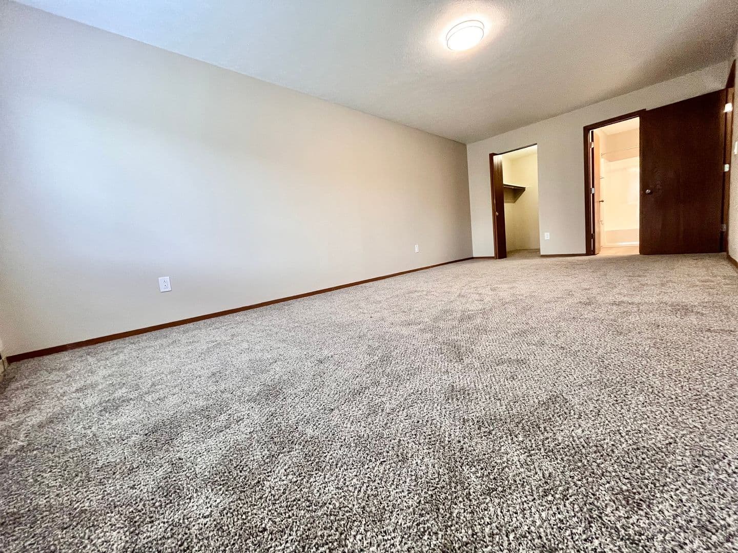 Akron Apartment: 2569 Romig Rd.