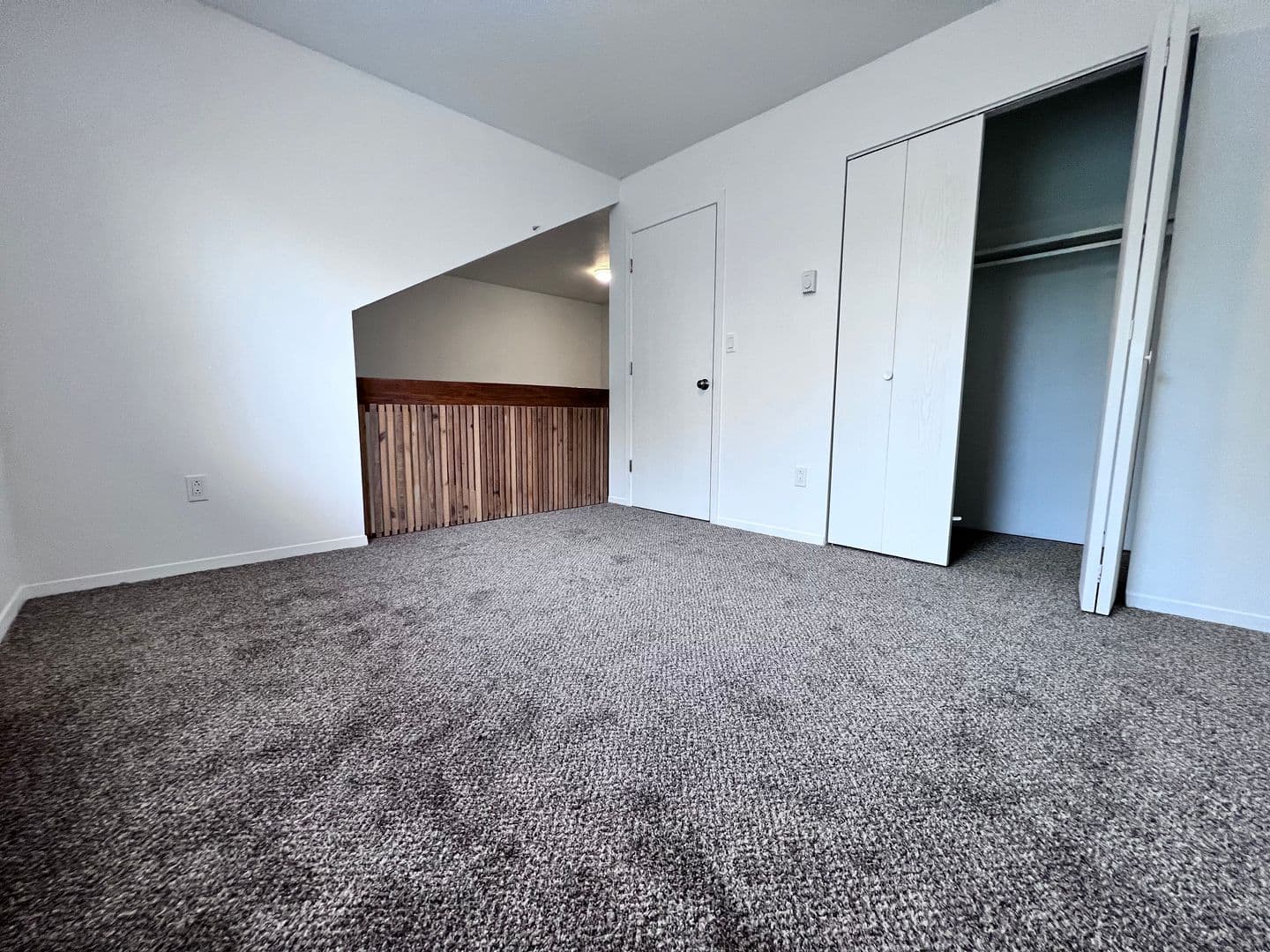 Akron Apartment: 2569 Romig Rd.